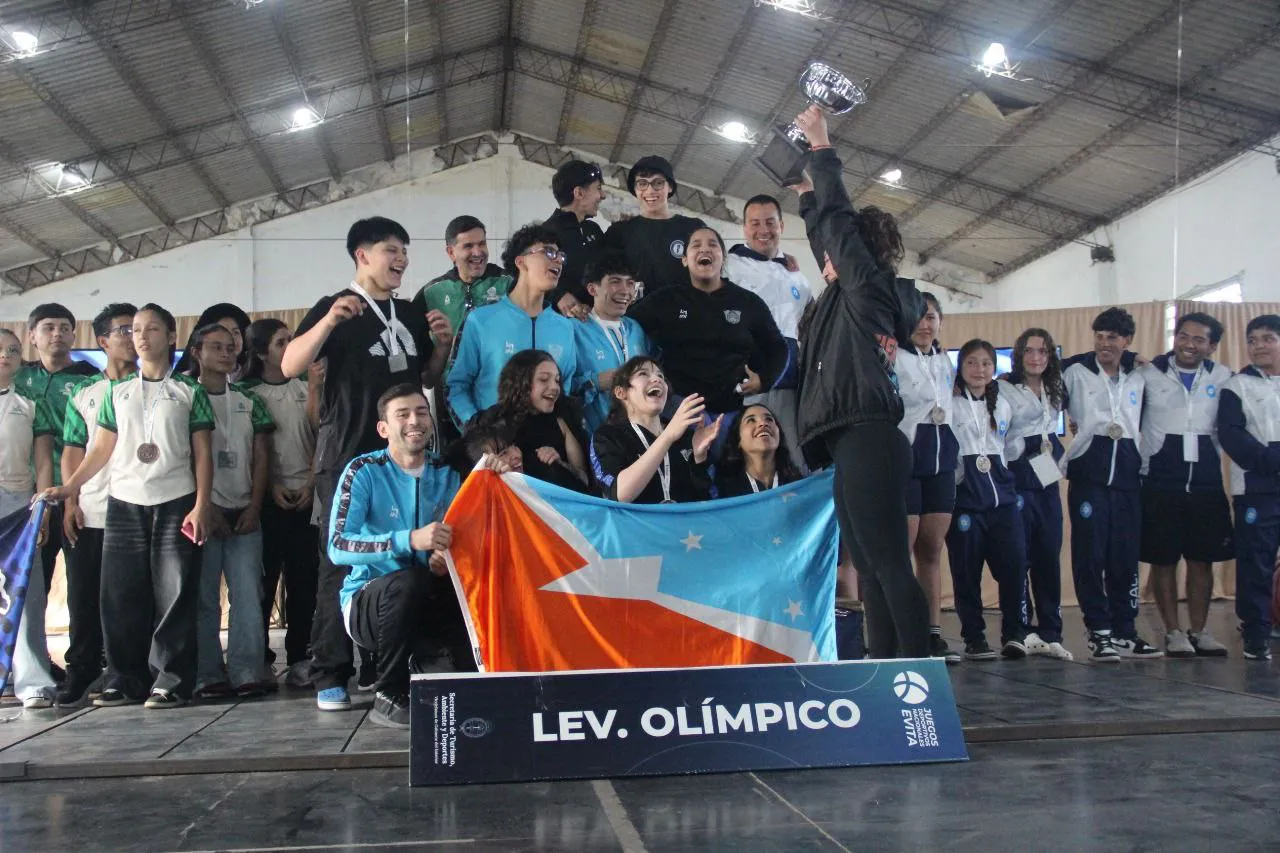 photo_5116266589366979529_y