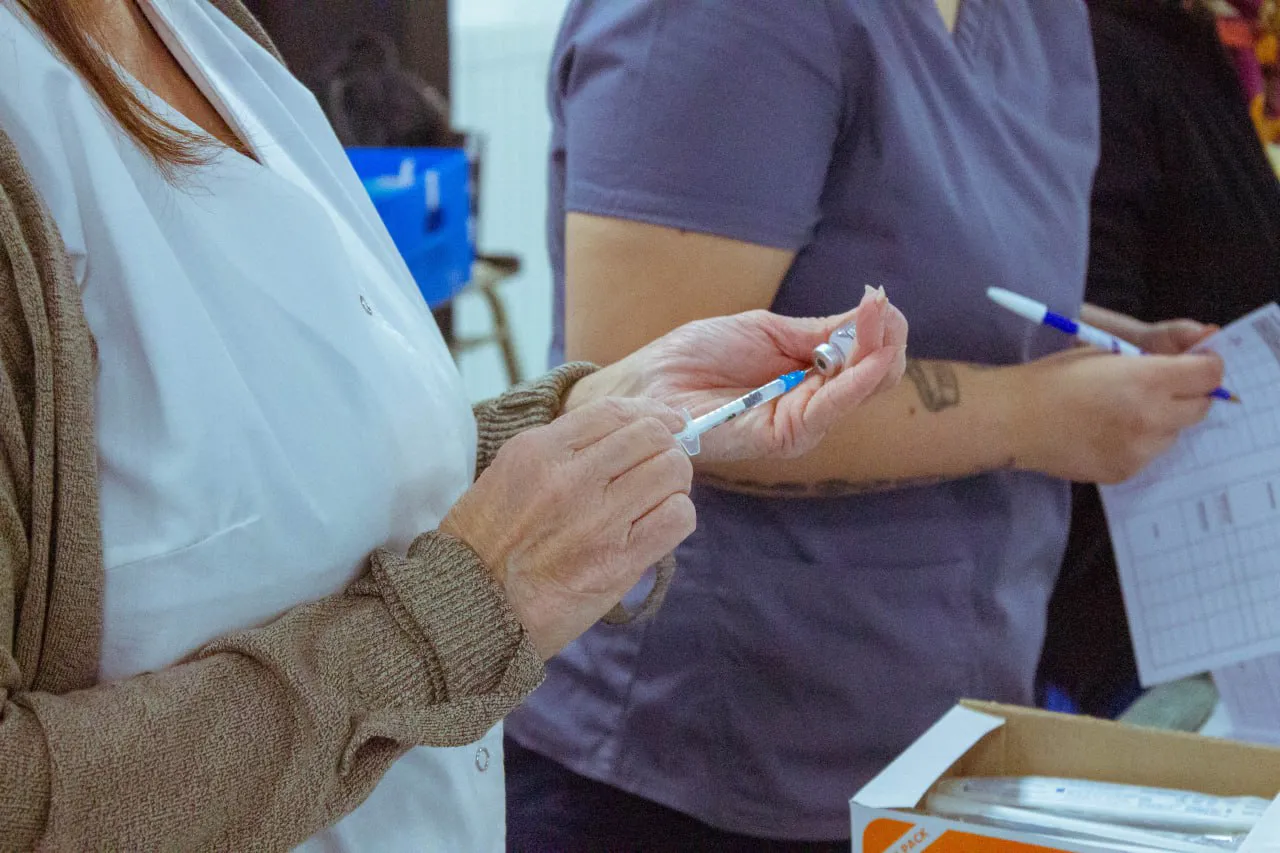 photo_5152488535360211737_y