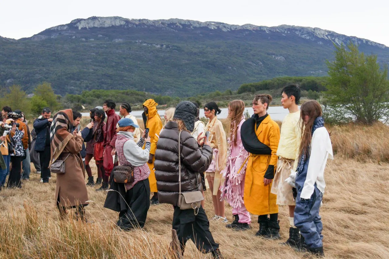 photo_5170674504928267127_y