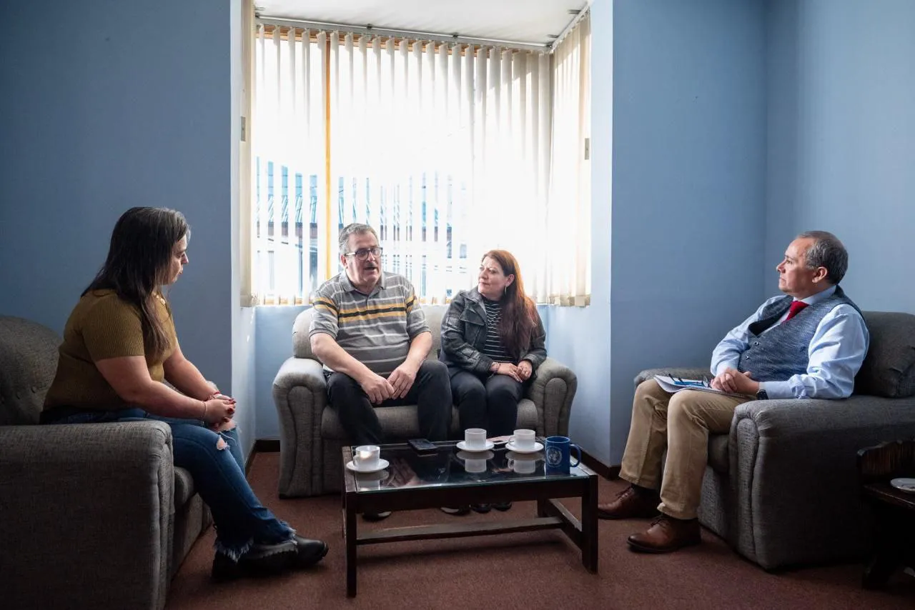 photo_4904617588928131219_y