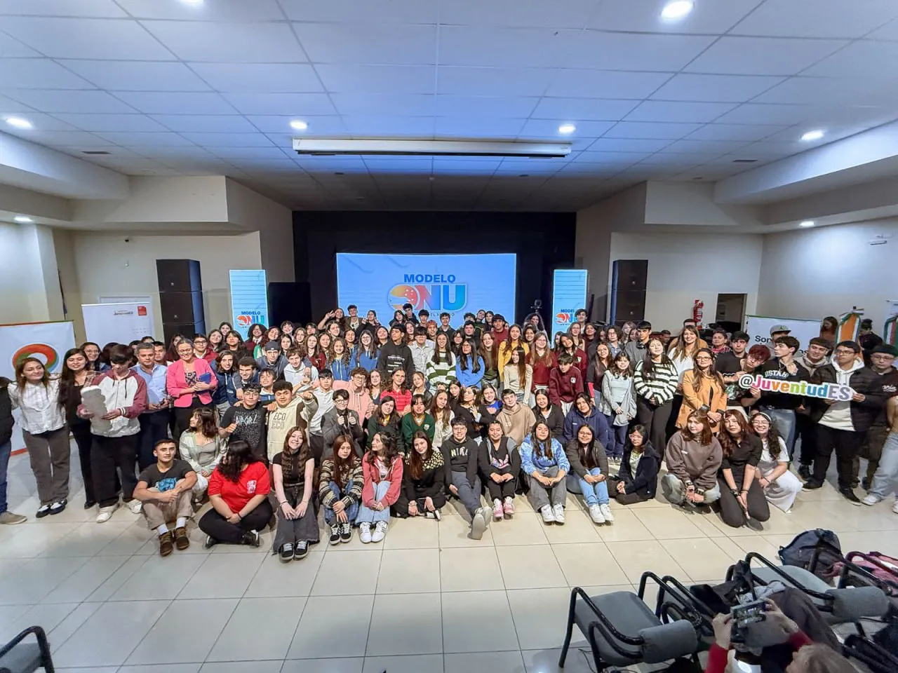 photo_4902292254979370955_y