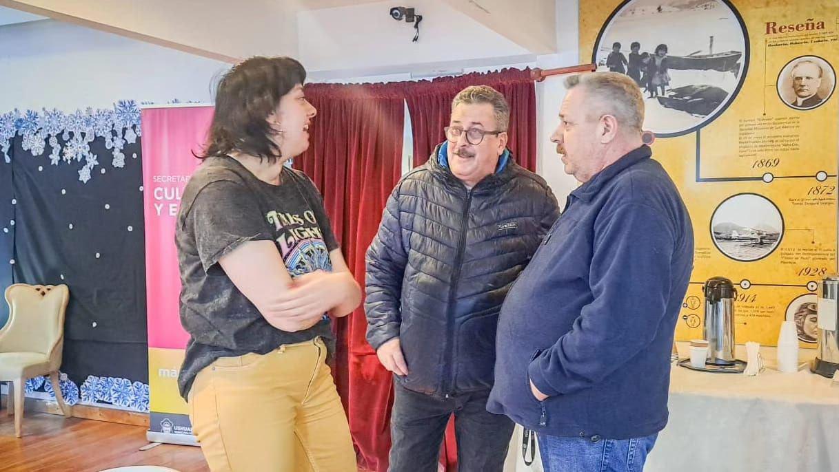 photo_5033162472583965942_y