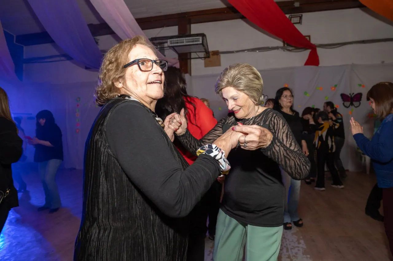 photo_5087275018953100178_y