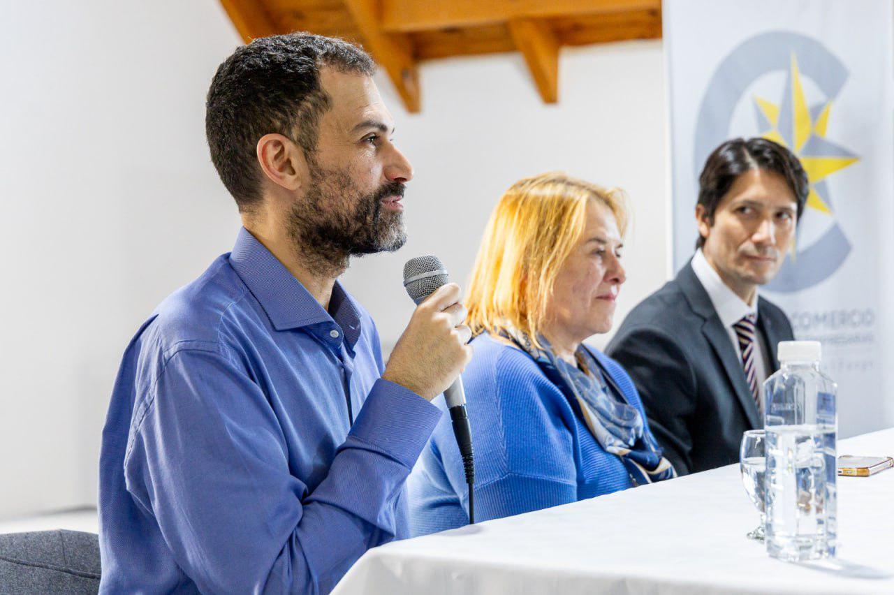 photo_5068979381686349161_y