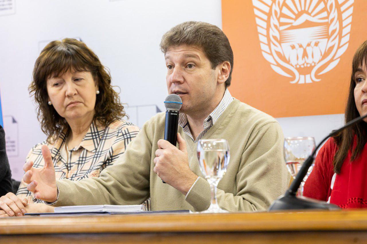 photo_5102661597553339062_y