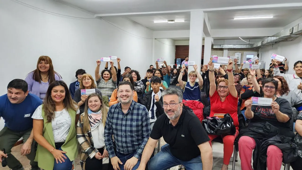 photo_4917959247703157862_y