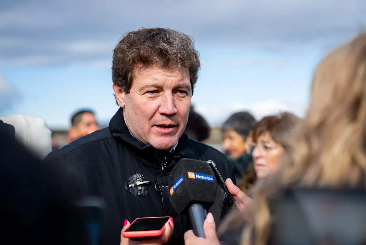 photo_5084901916378073873_y