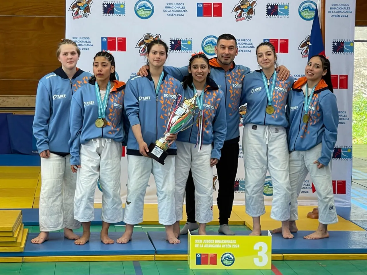 photo_5006124609782352661_y