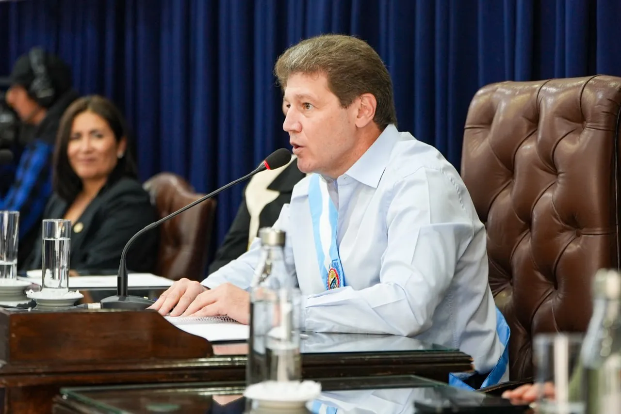 photo_5051018923671137841_y