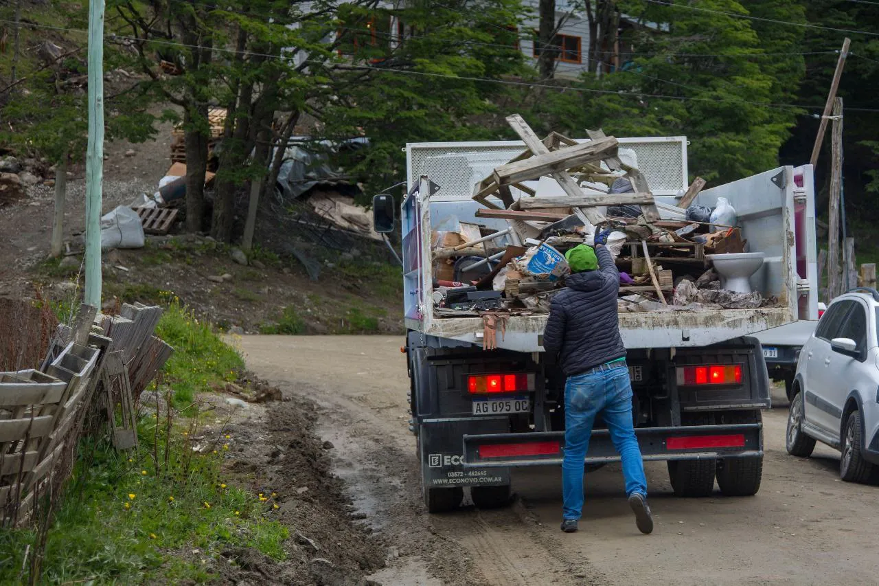 photo_5089491548491590817_y