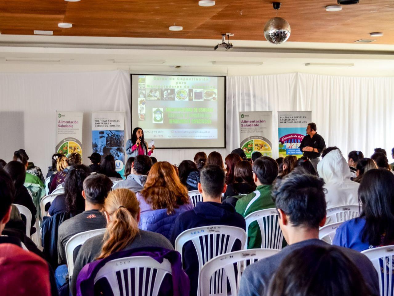 photo_5154686343136259790_y