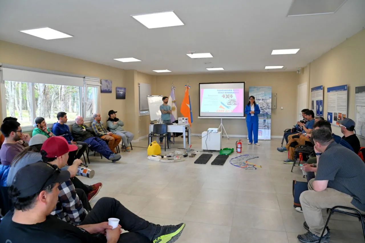 photo_4952134259527757451_y