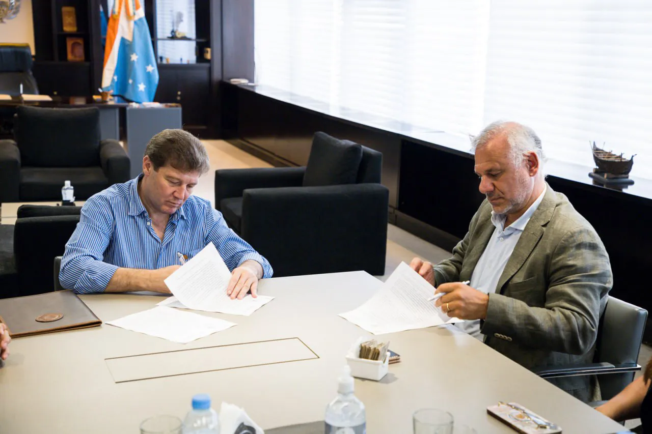 photo_4990338698004073362_y