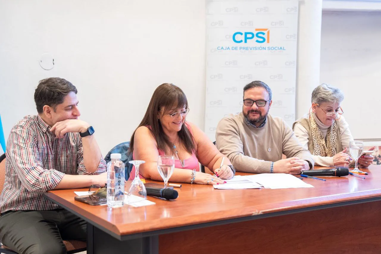 photo_5084901916378073900_y