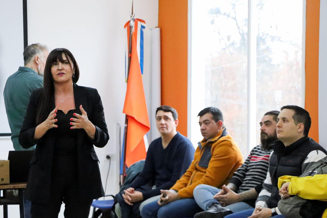 photo_5037597232475516026_y