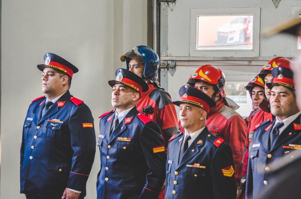 photo_5177084829513132855_y