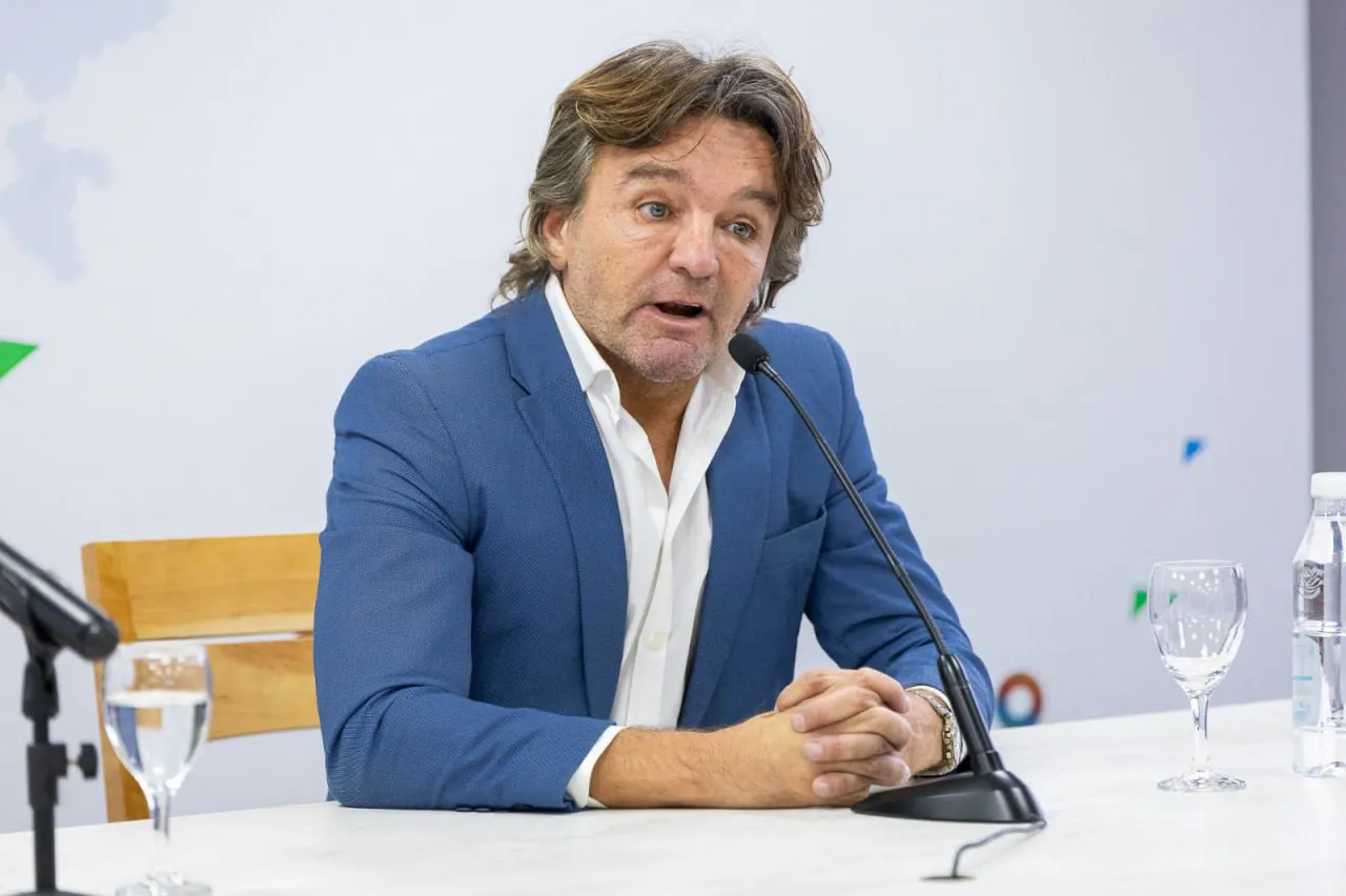 photo_5102988594892180518_y