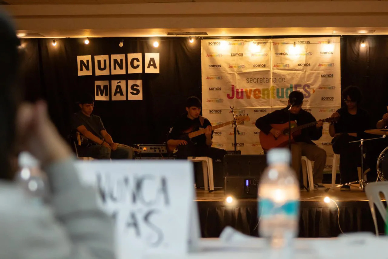 photo_5125644817957760660_y