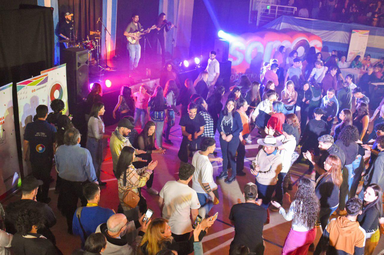 photo_5073588272436980847_y