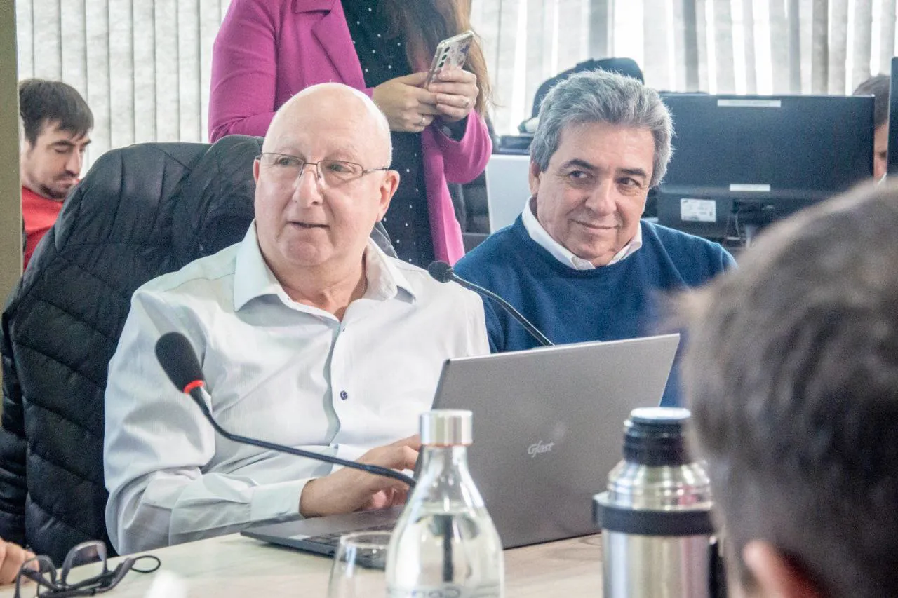 photo_5069273410852465955_y