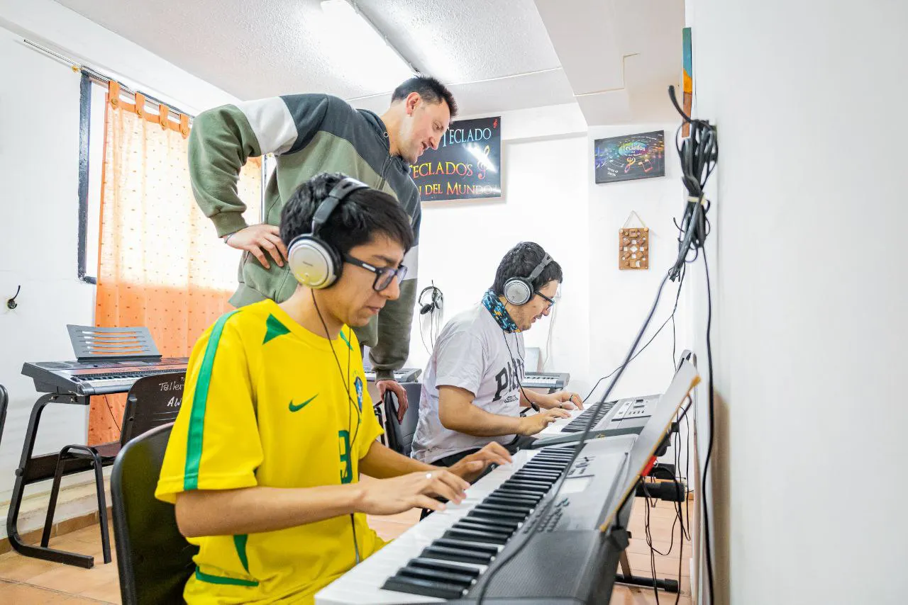 photo_5019740261697302650_y