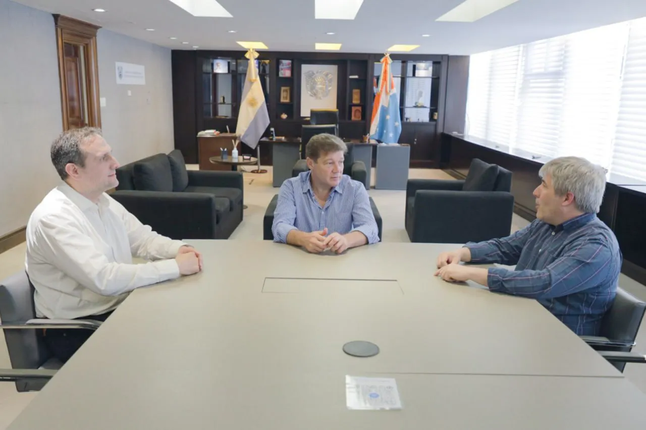 photo_5111958488060988365_y