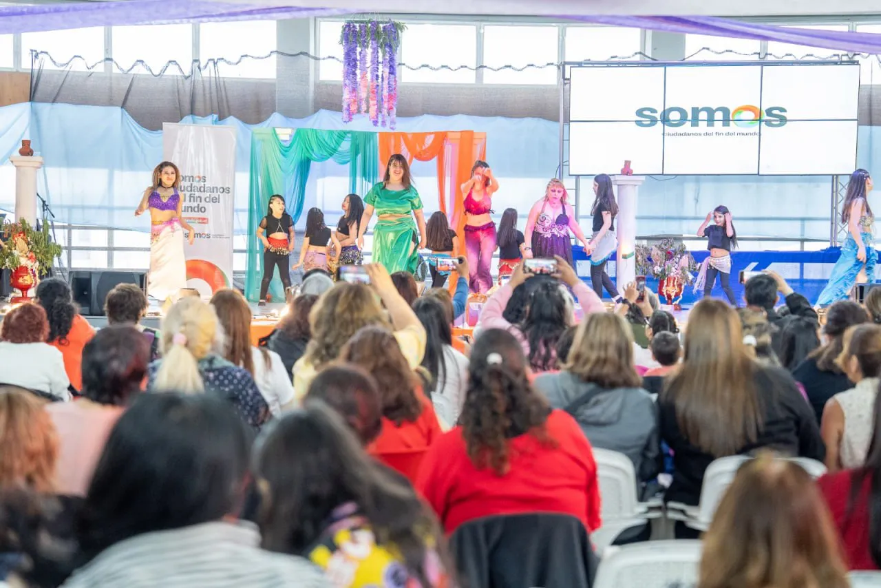 photo_5123107535962877462_y