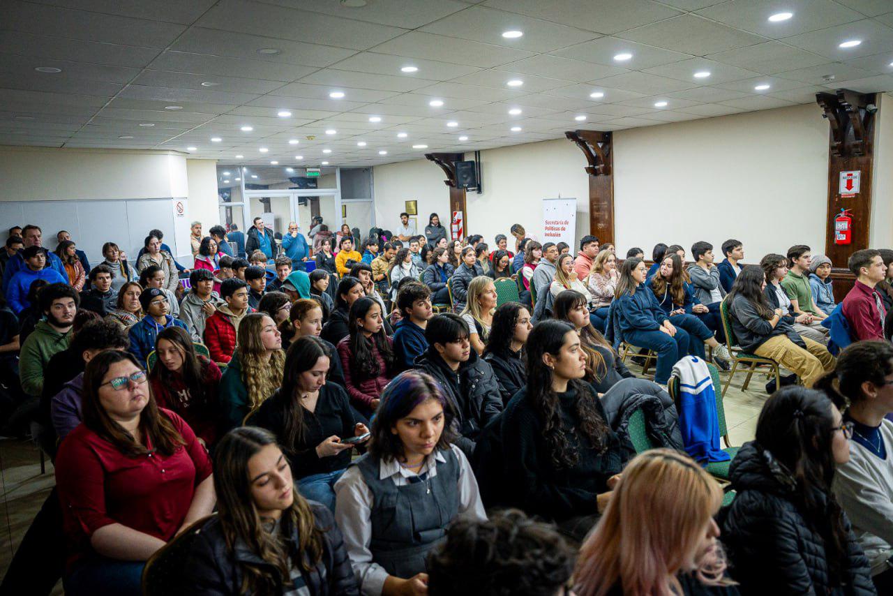 photo_4974242942986333452_y