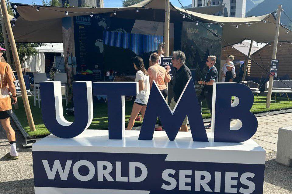 photo_5102811096774978549_y