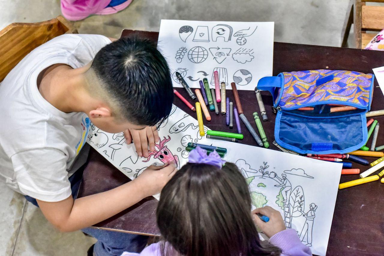 photo_5051033062703475944_y