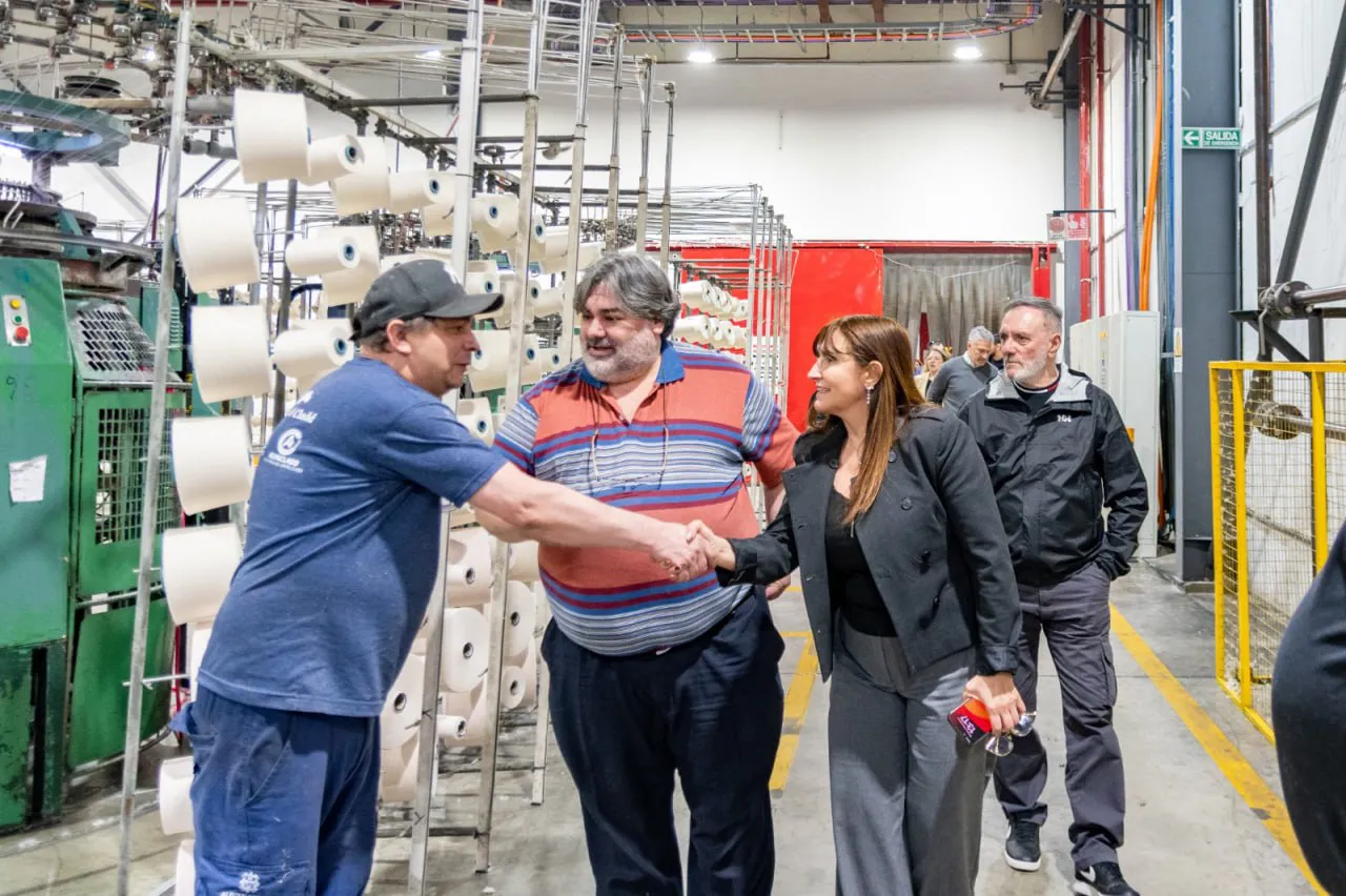 photo_4969833261412584693_y