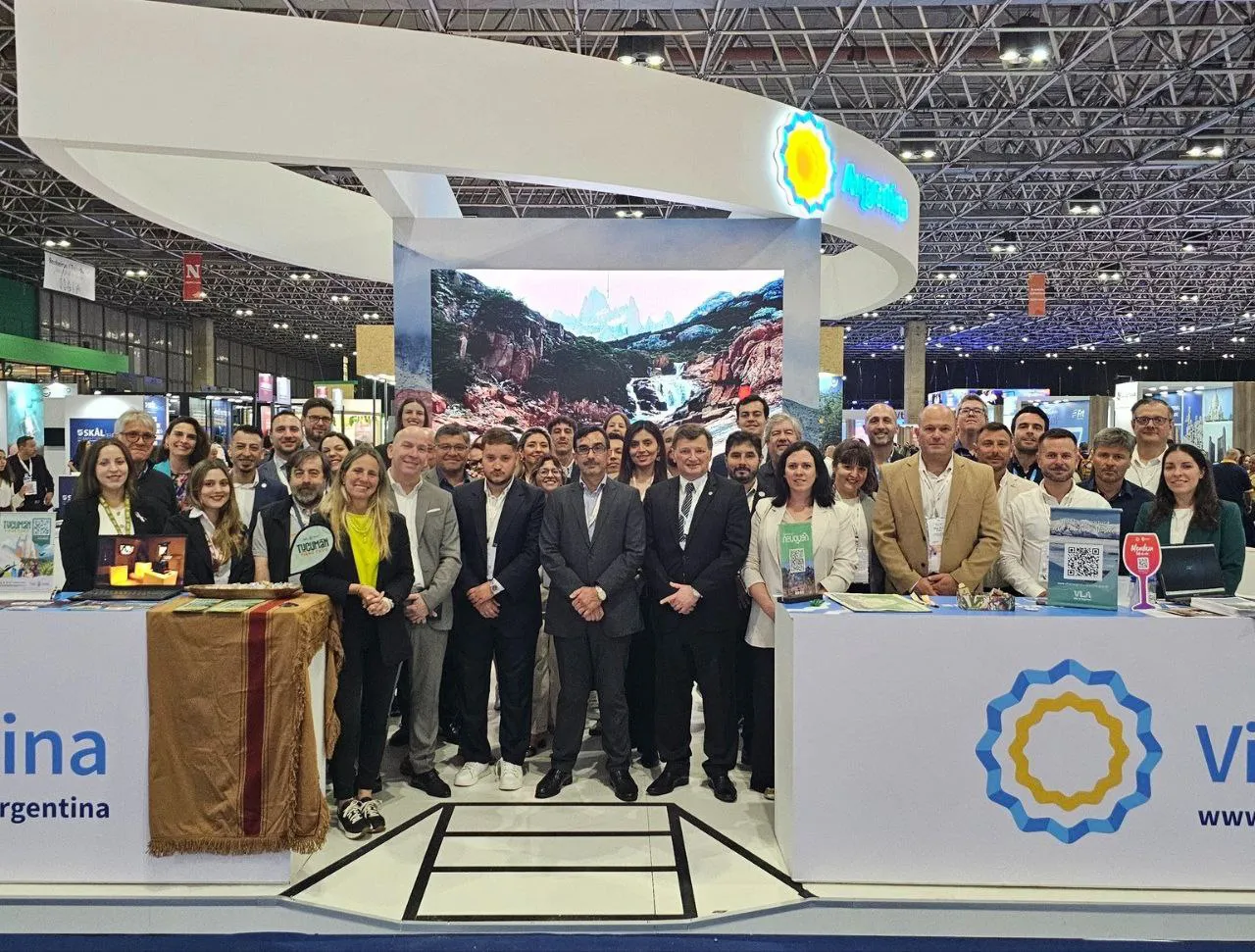 photo_4945172547041430338_y