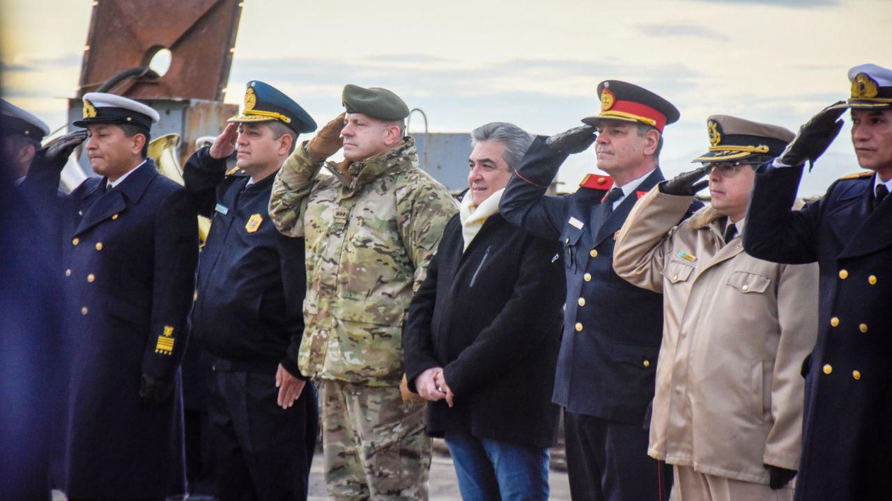 photo_4925191053506620516_y