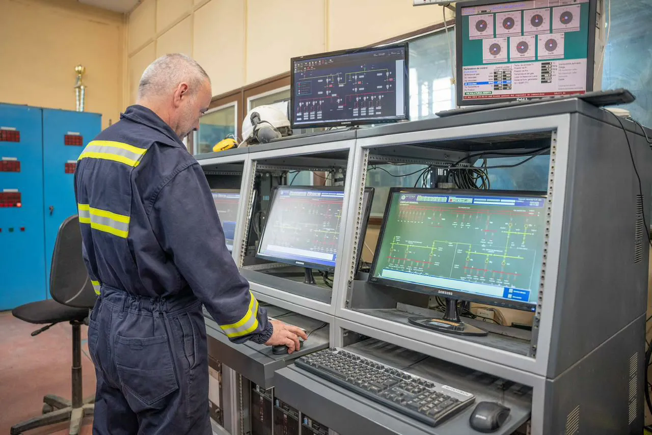 photo_5048863013297302727_y