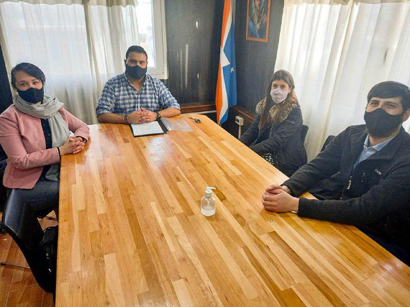 3b9833b1-823e-4a83-bc3c-5c04b8aa3c33