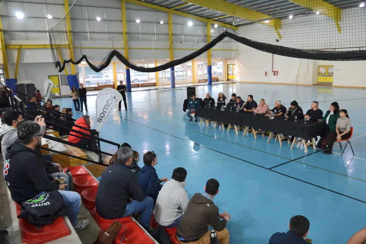 photo_4987939374649945327_y