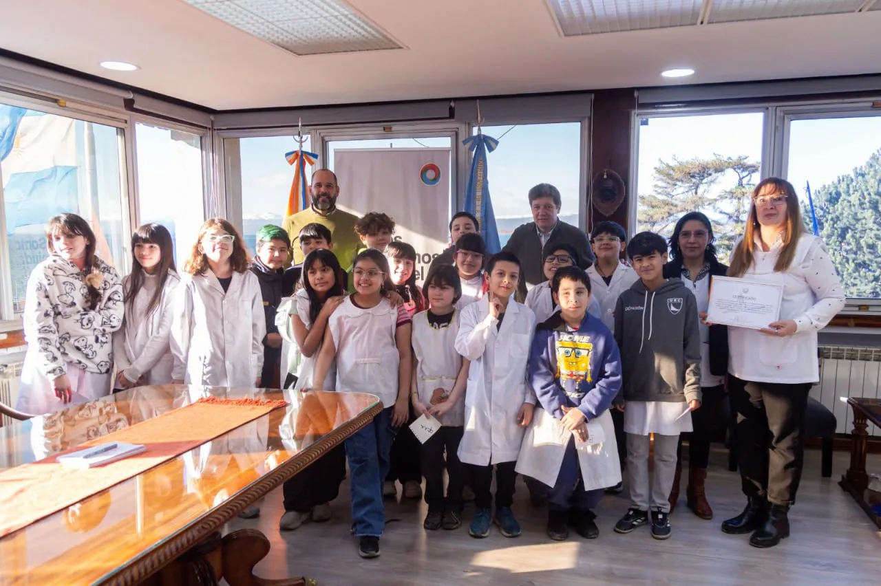 photo_5003618547900985111_y