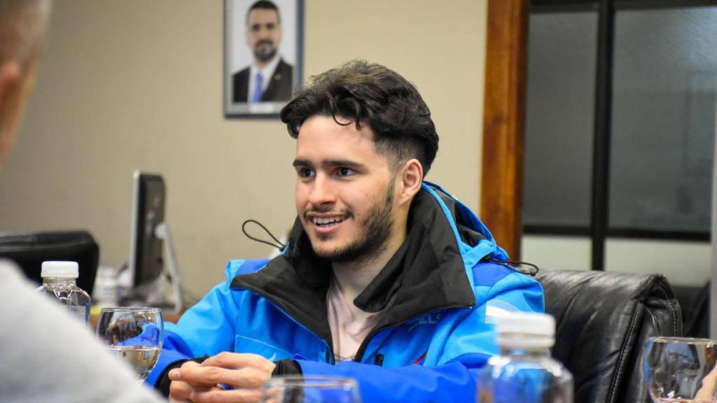 photo5019817188856539622