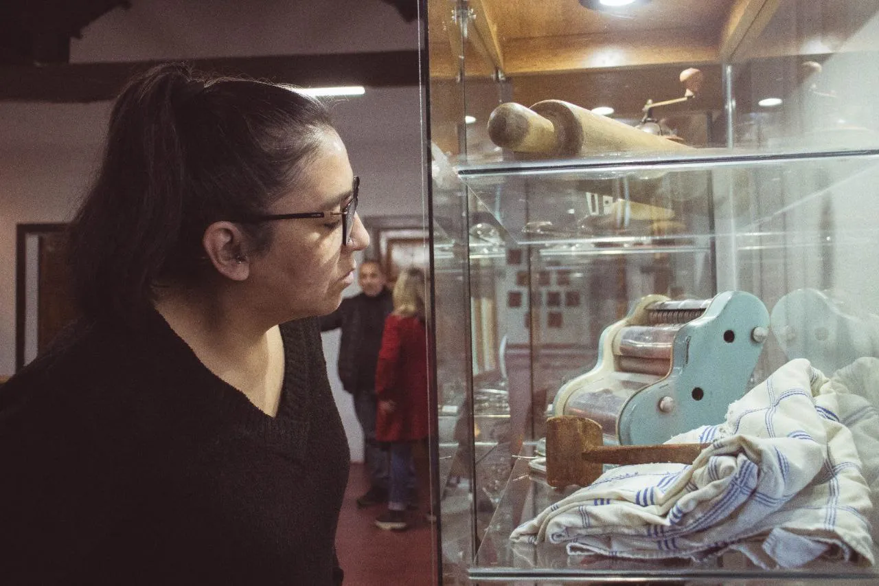 photo_5154618418228473642_y