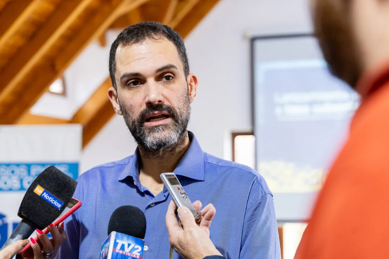 photo_5064425844474228795_y