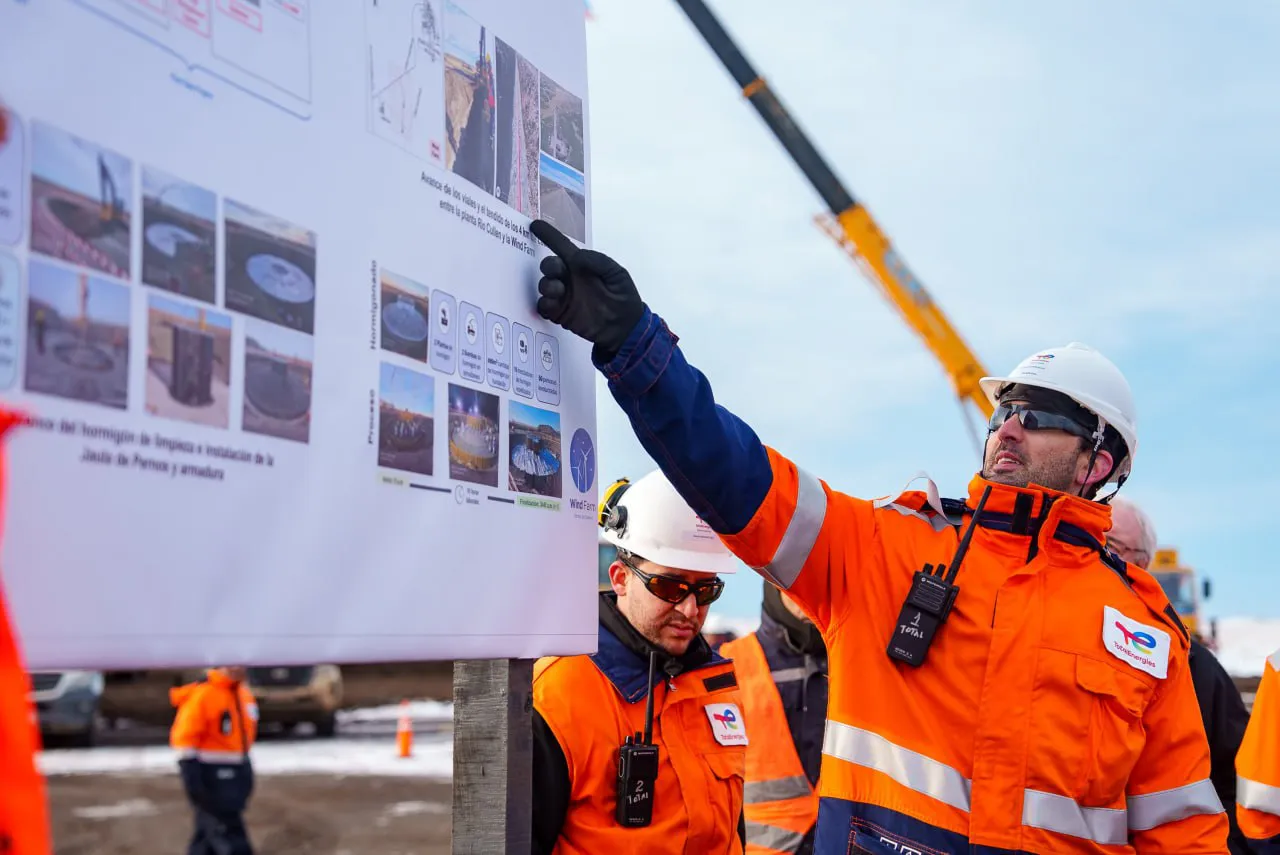 photo_5125349453056814431_y