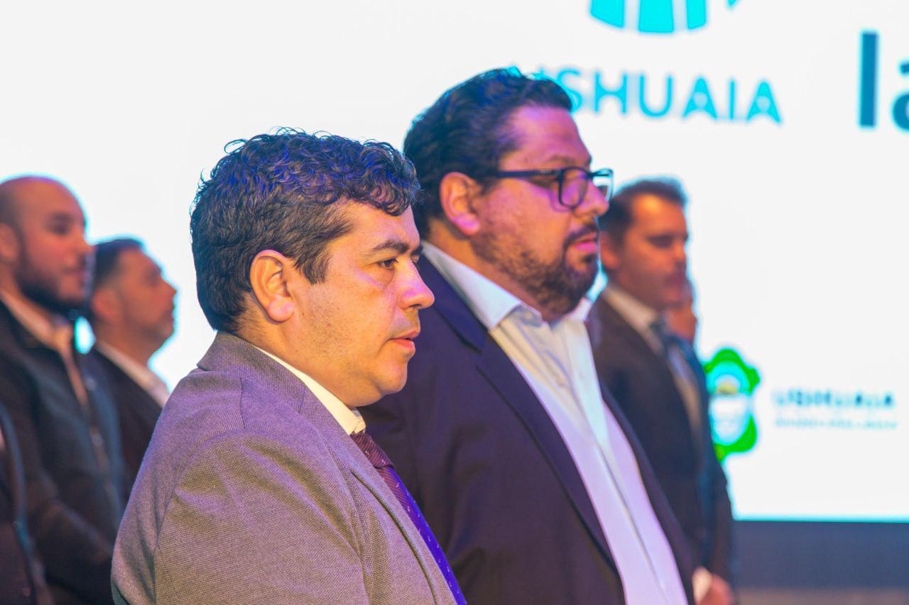 photo_4900170459530767605_y