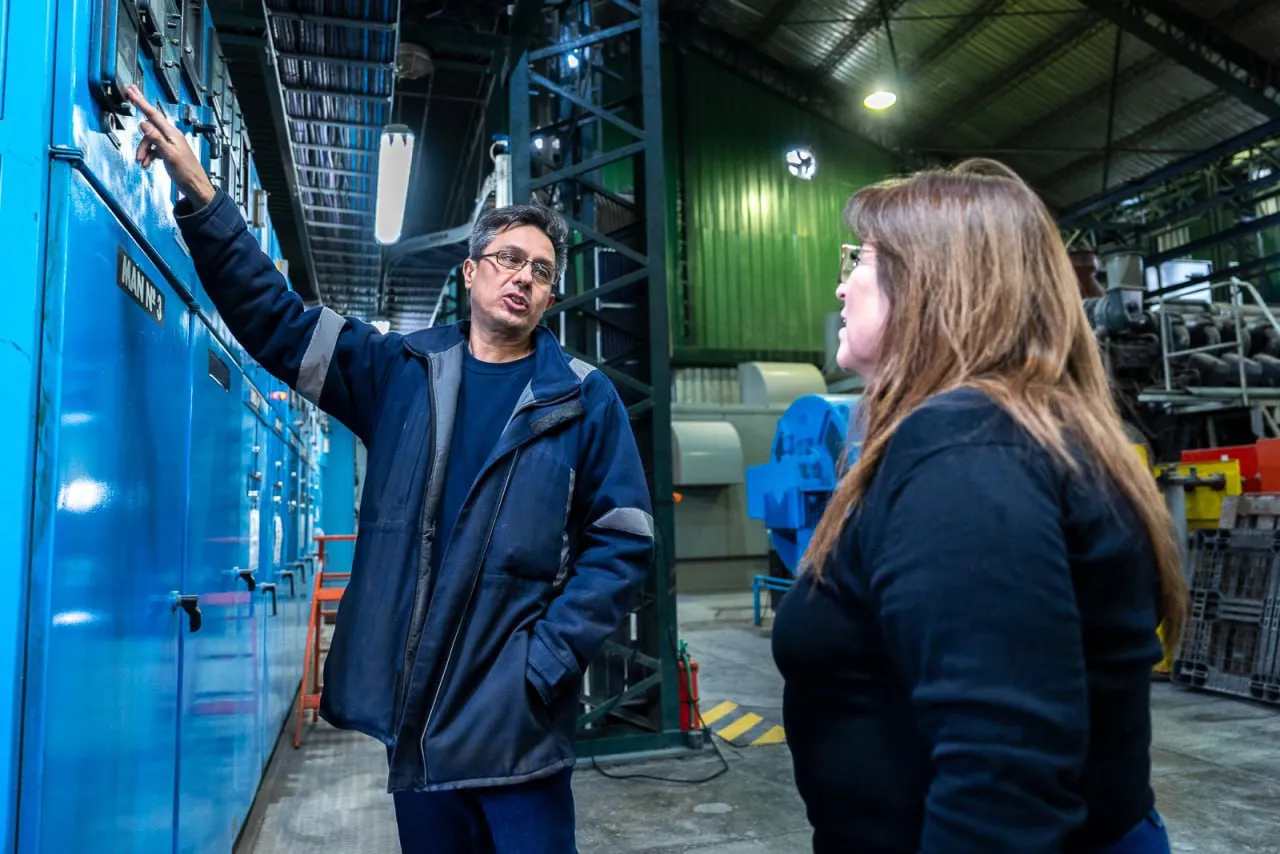 photo_5183970881859333816_y