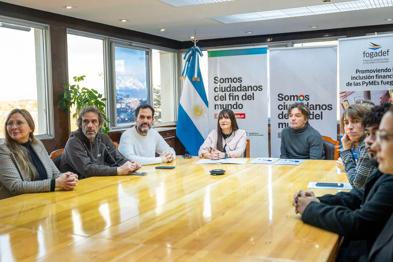 photo_4976488038356070327_y