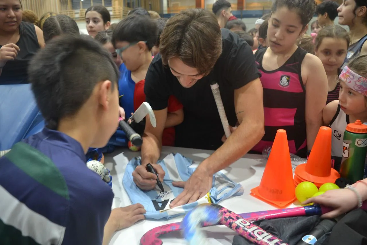 photo_5049024890614690032_y