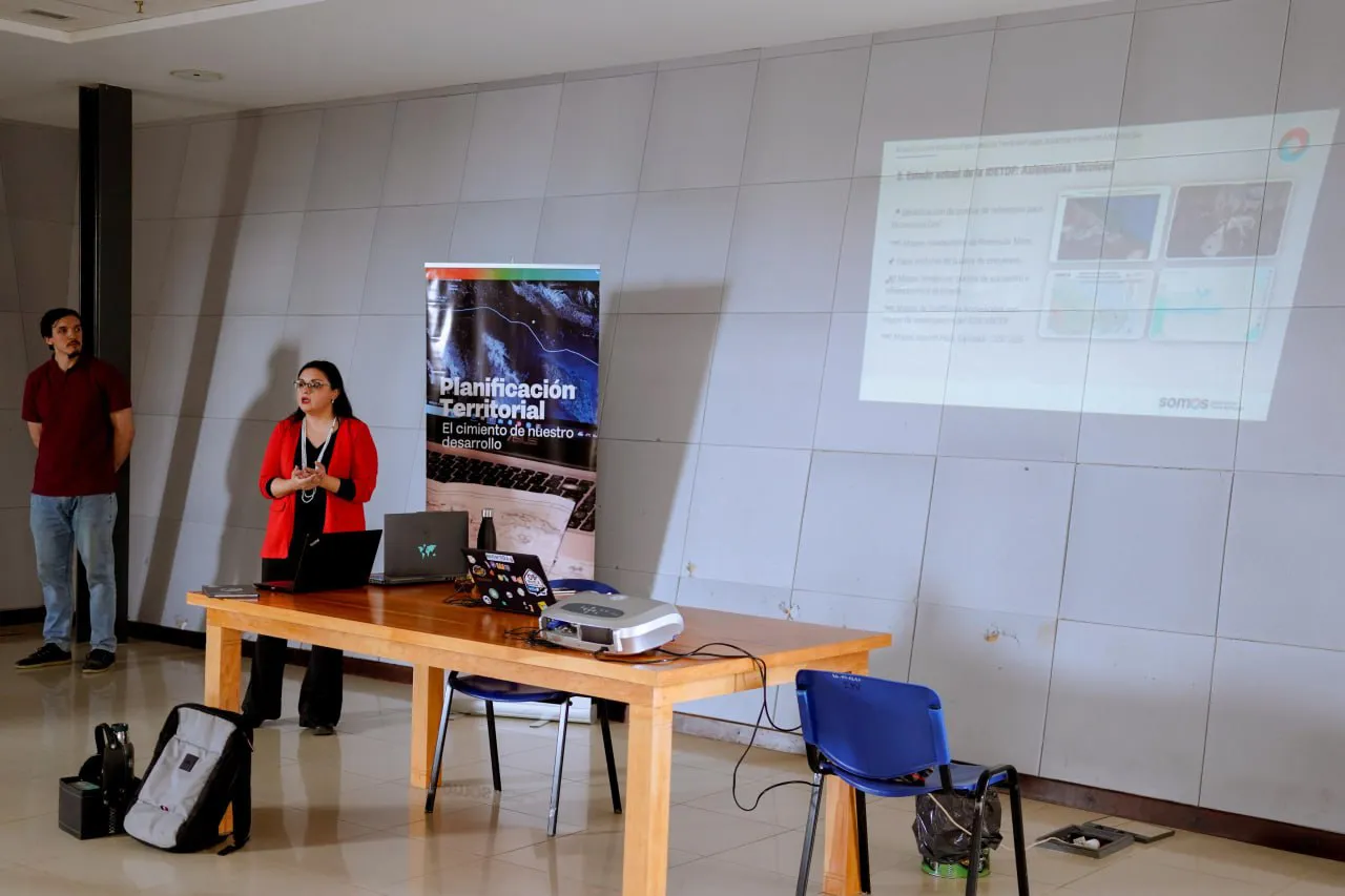 photo_5062215899120601915_y