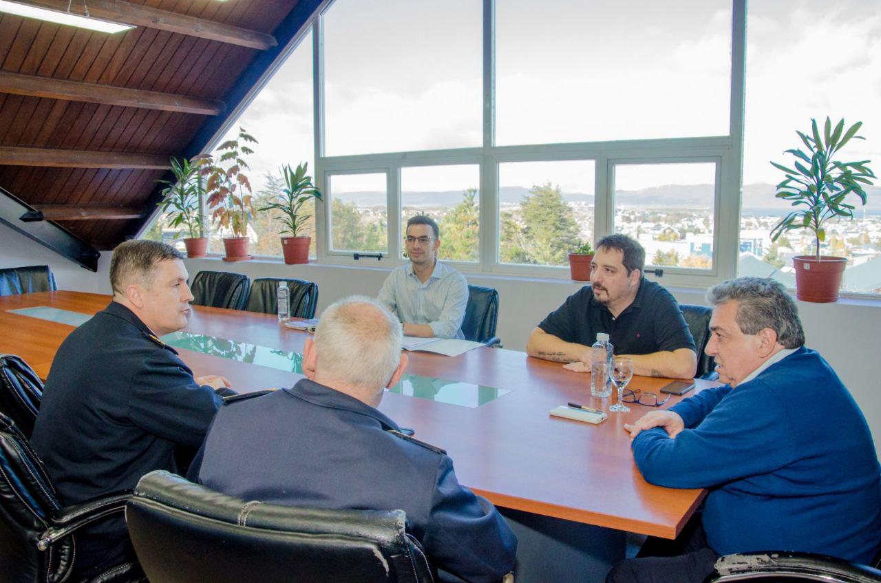 photo_5042231673986591512_y