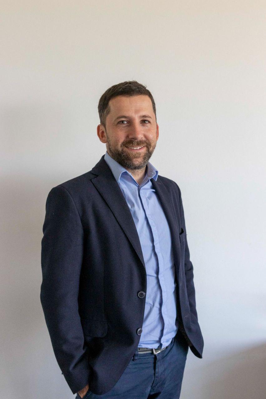 photo_5105120913006898243_y