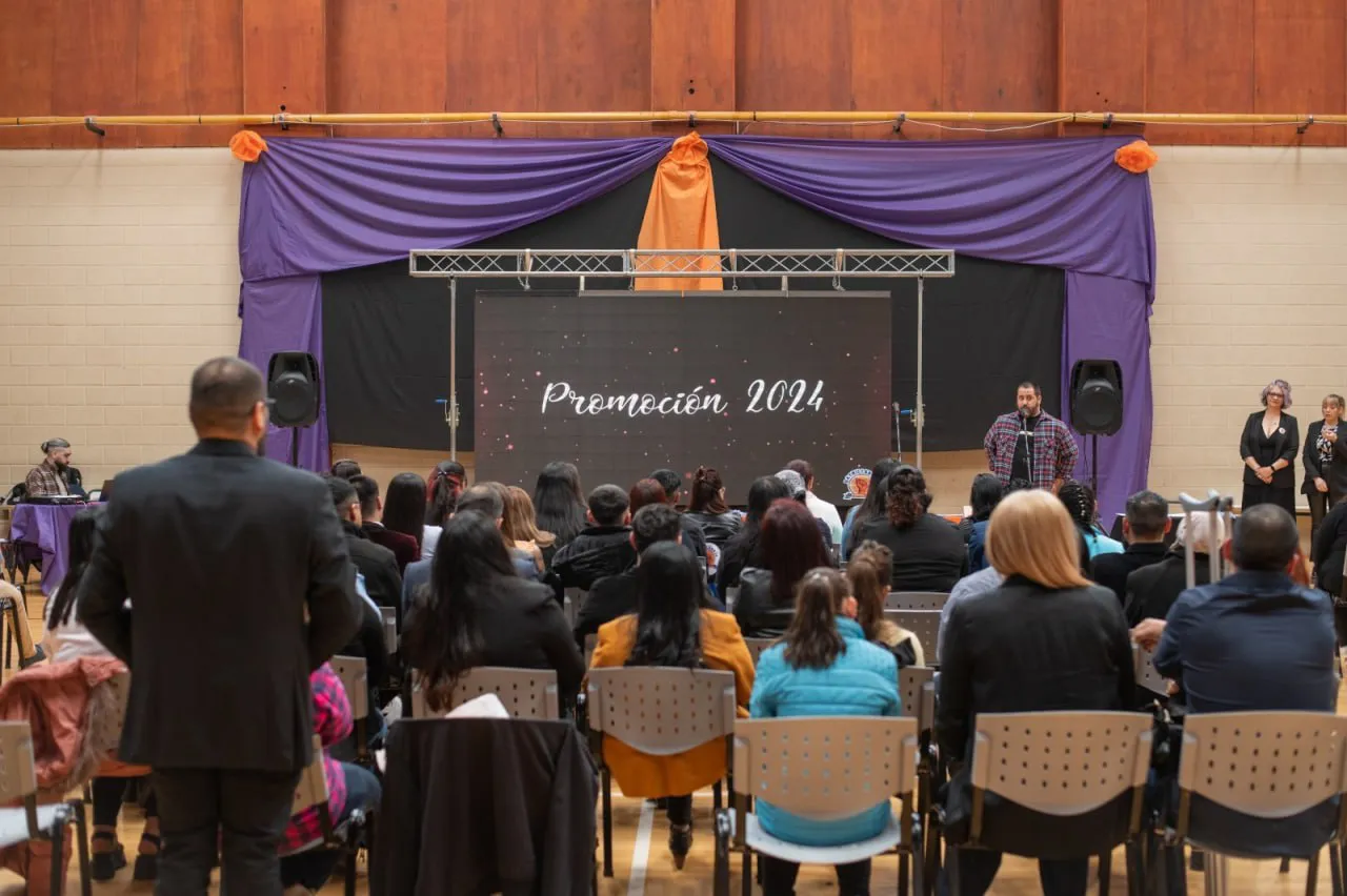 photo_5094115458742857060_y