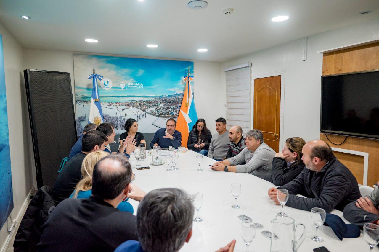 photo_4929383225055357773_y